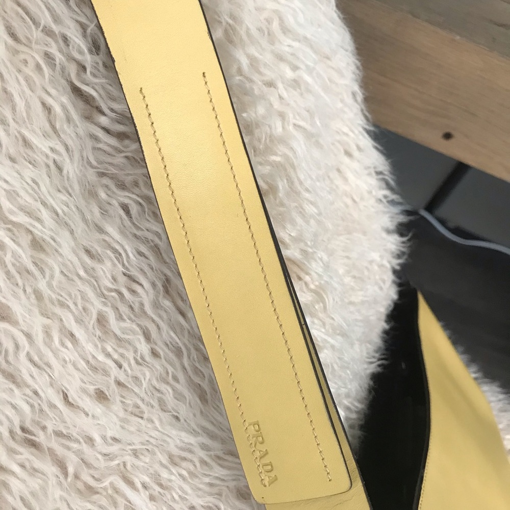Prada Yellow leather handbag New - Picture 3 of 5